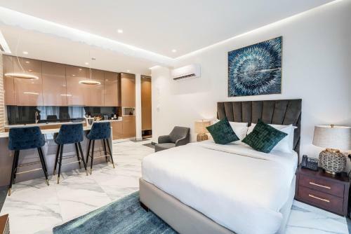 Boardroom Apartments