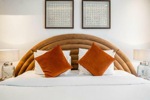 Boardroom Apartments
