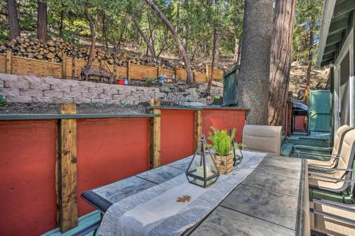 Boho Crestline Cabin, 1 Mile To Lake Gregory!