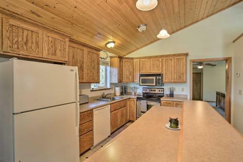 Mccloud Cabin With Wraparound Deck And Mtn Views!