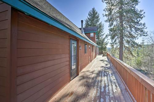Mccloud Cabin With Wraparound Deck And Mtn Views!