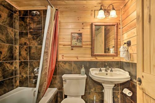 Spacious Mountain Retreat On Fenced Riverfront Lot