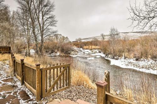 Spacious Mountain Retreat On Fenced Riverfront Lot