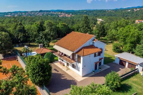Villa Holiday House With Swimming Pool