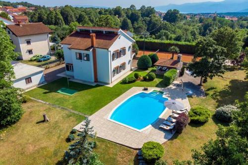 Villa Holiday House With Swimming Pool