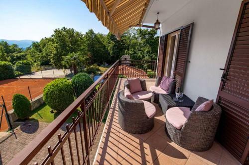 Villa Holiday House With Swimming Pool