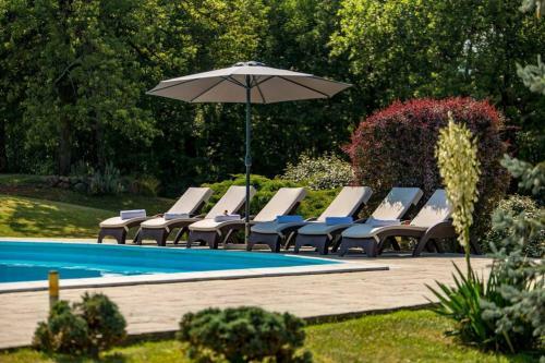 Villa Holiday House With Swimming Pool