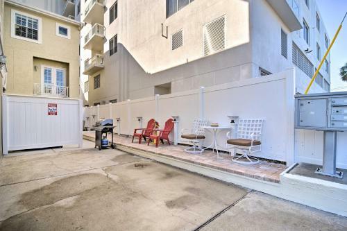 Clearwater Beach Hideaway Walkable Location!