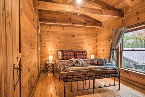 Family Cabin With Idyllic Views 9 Mi To Helen!