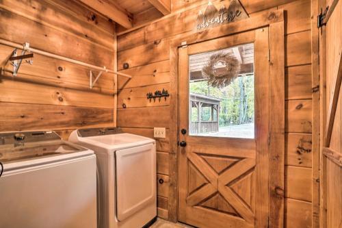 Family Cabin With Idyllic Views 9 Mi To Helen!