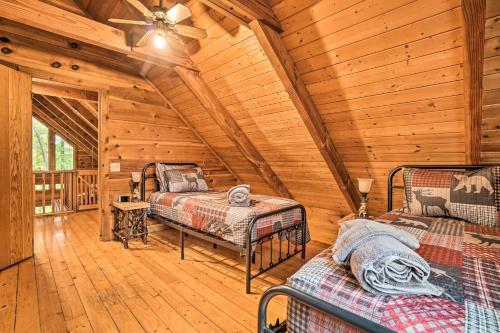Family Cabin With Idyllic Views 9 Mi To Helen!
