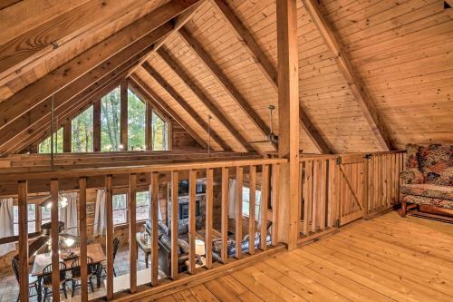 Family Cabin With Idyllic Views 9 Mi To Helen!