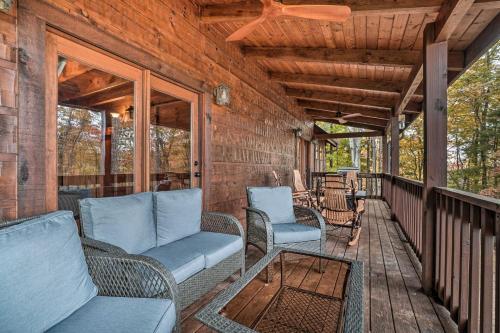Family Cabin With Idyllic Views 9 Mi To Helen!
