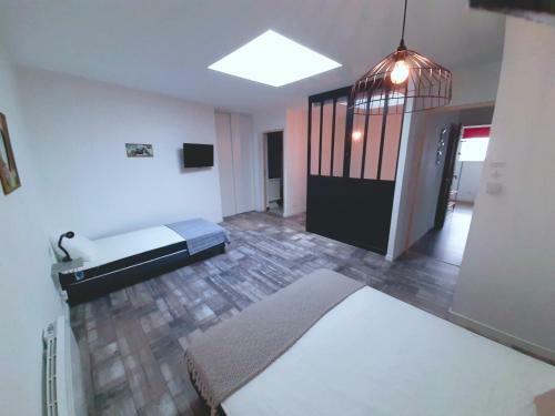 Hostal Gite De La Mari�e � 7mn Du Puy Du F0u
