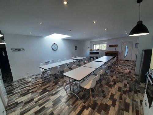 Hostal Gite De La Mari�e � 7mn Du Puy Du F0u