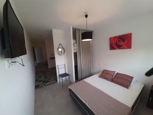 Hostal Gite De La Mari�e � 7mn Du Puy Du F0u