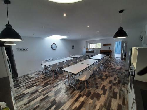 Hostal Gite De La Mari�e � 7mn Du Puy Du F0u