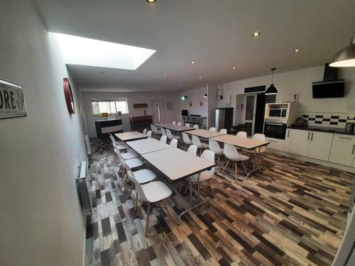 Hostal Gite De La Mari�e � 7mn Du Puy Du F0u