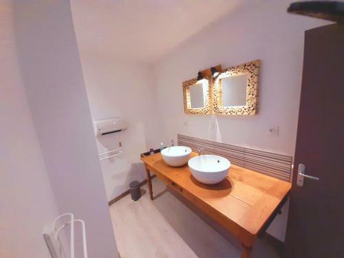 Hostal Gite De La Mari�e � 7mn Du Puy Du F0u
