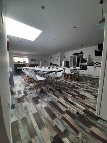 Hostal Gite De La Mari�e � 7mn Du Puy Du F0u
