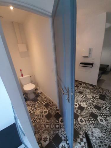 Hostal Gite De La Mari�e � 7mn Du Puy Du F0u