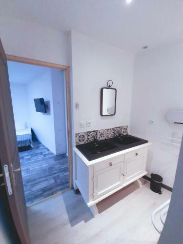 Hostal Gite De La Mari�e � 7mn Du Puy Du F0u
