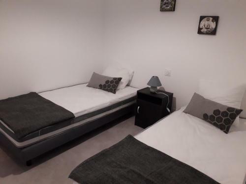 Hostal Gite De La Mari�e � 7mn Du Puy Du F0u