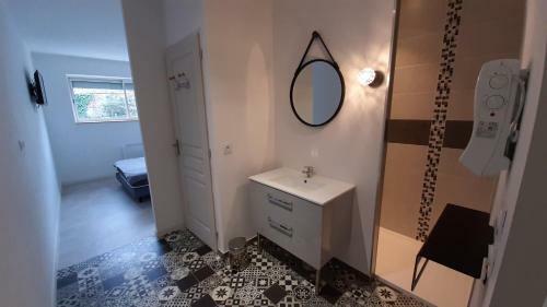 Hostal Gite De La Mari�e � 7mn Du Puy Du F0u