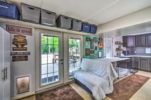 Apartment With Shared Amenities On 50 Acres