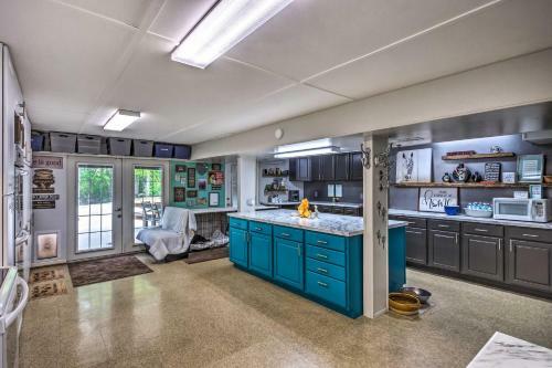 Apartment With Shared Amenities On 50 Acres