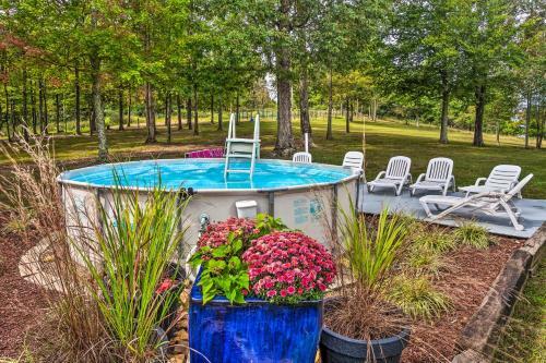 Apartment With Shared Amenities On 50 Acres