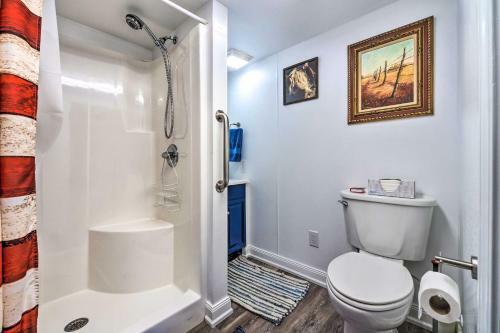 Apartment With Shared Amenities On 50 Acres