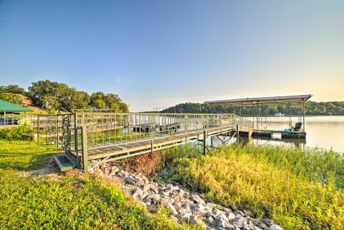 Apartamento Lakefront Moors Marina Condo With Covered Boat Slip!