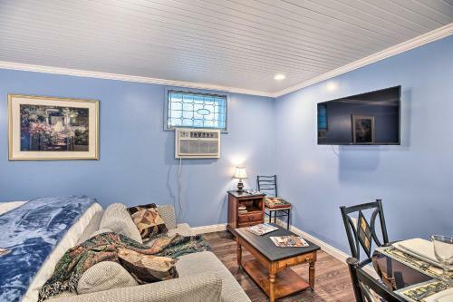 Updated Williamstown Apartment With Kitchen!