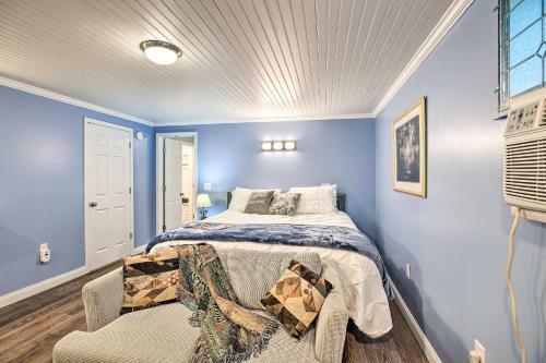 Updated Williamstown Apartment With Kitchen!