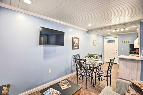 Updated Williamstown Apartment With Kitchen!