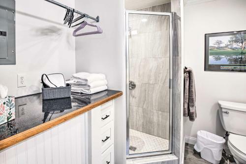 Updated Williamstown Apartment With Kitchen!