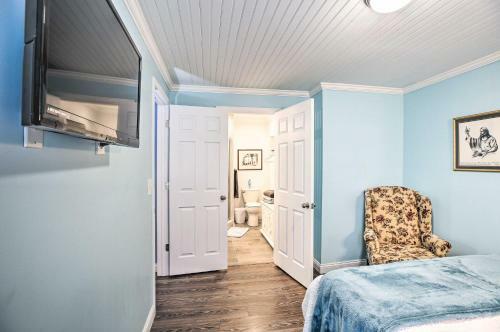 Updated Williamstown Apartment With Kitchen!
