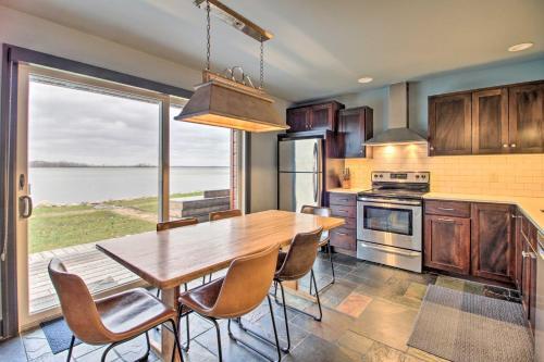 Luxe Breezy Point Escape With Dock And Fire Pit!