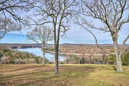 Table Rock Lake Home - Fire Pit And Lake Views!