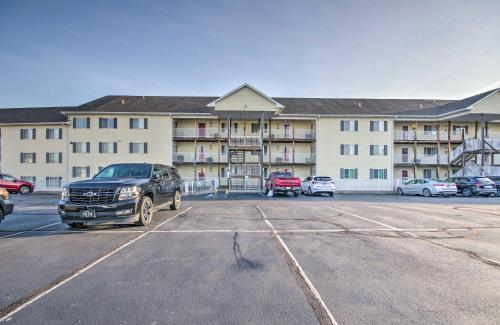 Apartamento Waterfront Osage Beach Condo With Deck And Pool!