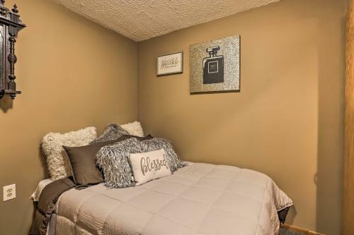 Apartamento Deluxe Omaha Escape With Game Room, Pool Access