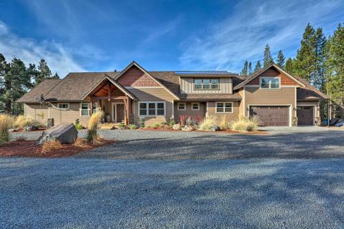 Secluded Deschutes Riverfront Retreat With Deck