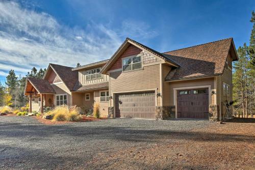 Secluded Deschutes Riverfront Retreat With Deck