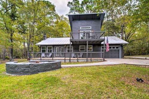 Cozy Cape Royale Cottage With Stone Fire Pit!