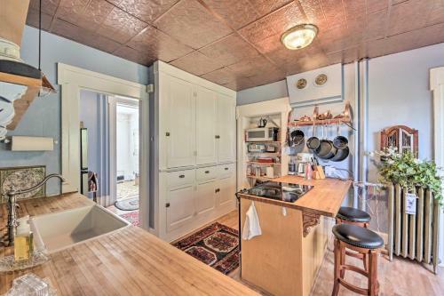 Villa Romantic 1850s Home With 2 Acres And Fire Pit!