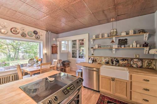 Villa Romantic 1850s Home With 2 Acres And Fire Pit!