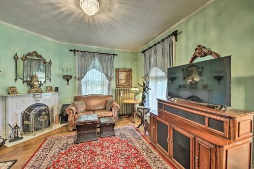 Villa Romantic 1850s Home With 2 Acres And Fire Pit!