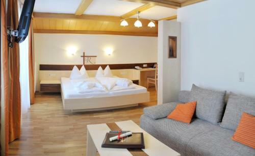 Hotel R�sslhof
