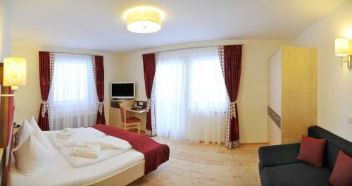 Hotel R�sslhof